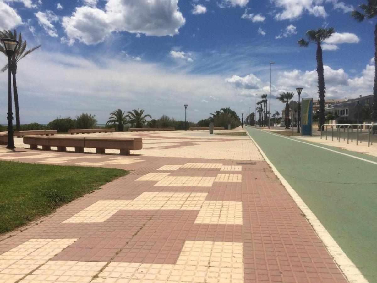 Апартаменты Atico Las Minvas 1ª Linea De Playa Эл Грао Экстерьер фото